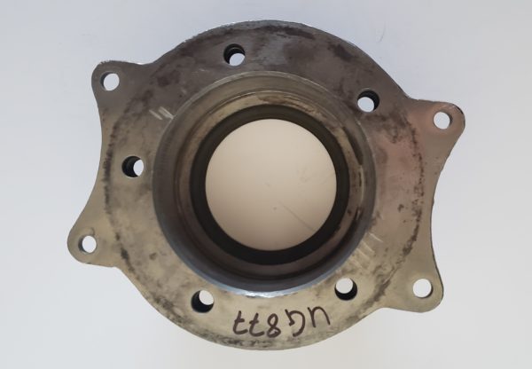UG877 Rear Wheel Bearing Housing Used