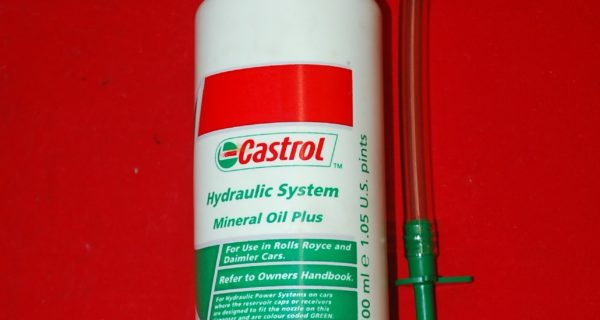 UT13741 Castrol Hydraulic Mineral Oil-NOS