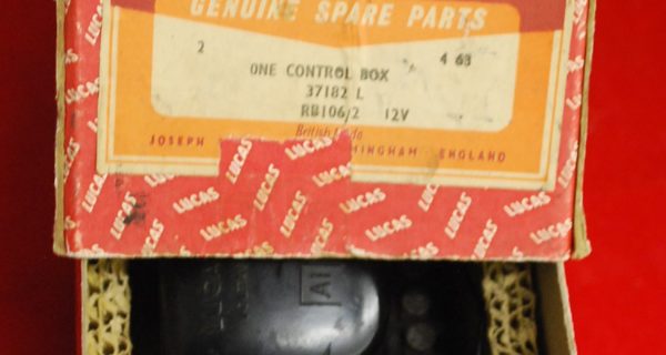 RD3082 NOS Lucas Voltage Regulator