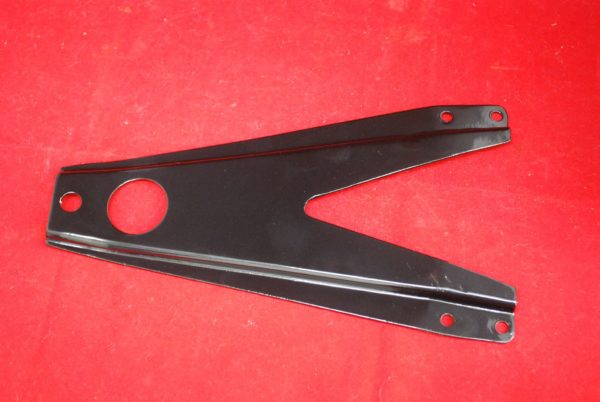 UR1938 Power Steering Ram Mounting Bracket