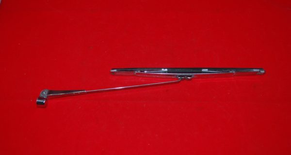 RD8934 Spoon Style Windshield Wiper Arm and Blade assembly USED