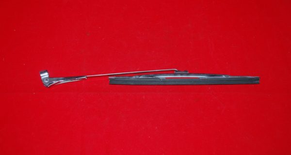 RD8934 Spoon Style Windshield Wiper Arm and Blade assembly USED