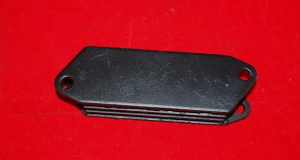 UR4639  V8 Engine Mount (Rear)